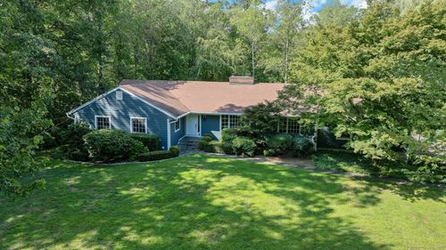 139 Echo Hill Dr, Stamford, CT, 06903-1015 | Card Image