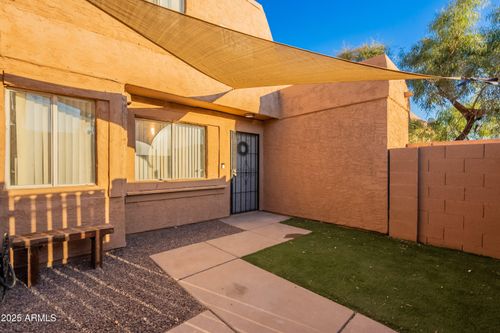 4015 S 44th St, Phoenix, AZ, 85040-2058 | Card Image