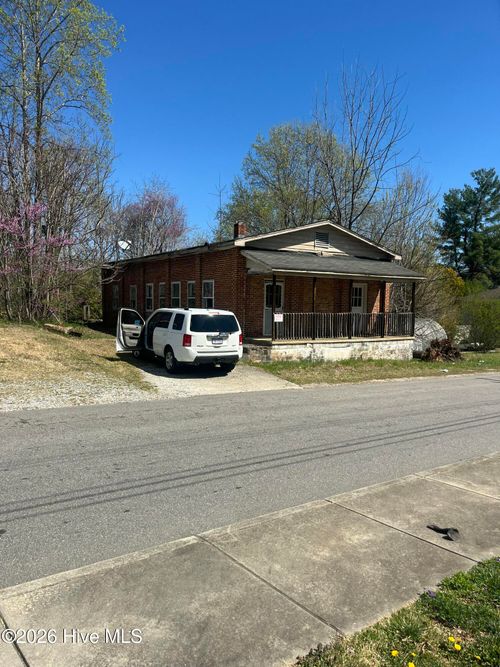 1034 Perry St, Marion, NC, 28752 | Card Image
