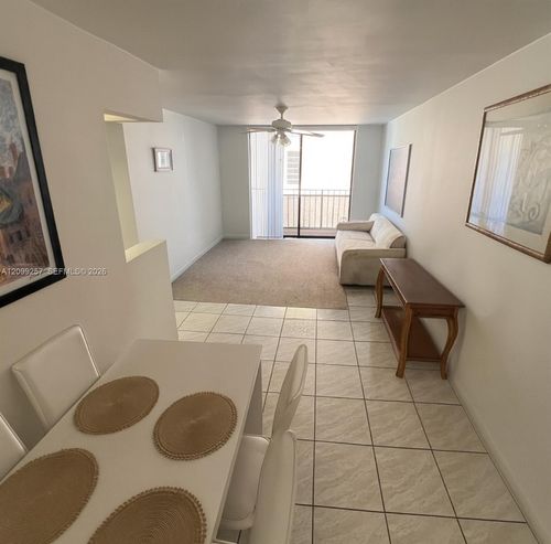 402-9686 Fontainebleau Blvd, Miami, FL, 33172-4132 | Card Image