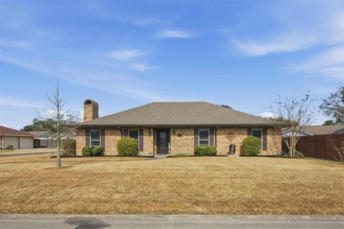 1308 Waverly St, Lake Charles, LA, 70605-6138 | Card Image