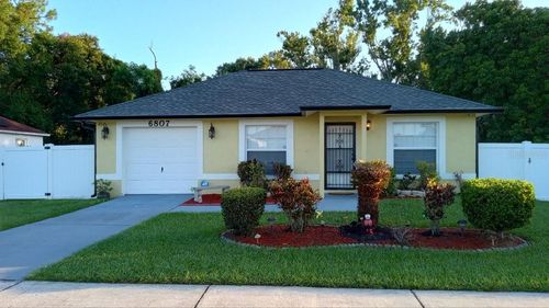 6807 Kingston Dr, Tampa, FL, 33619-4667 | Card Image