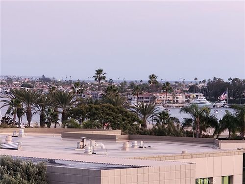 apt-204-270 Cagney Ln, Newport Beach, CA, 92663-1621 | Card Image