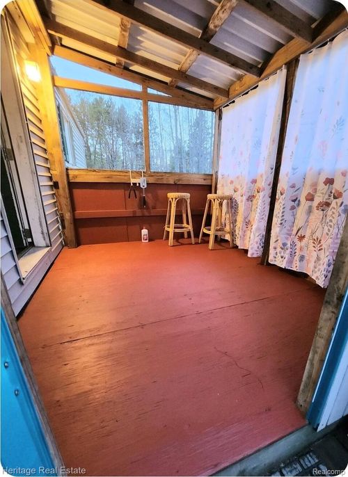 272 Reynard Dr, Mio, MI, 48647-8713 | Card Image