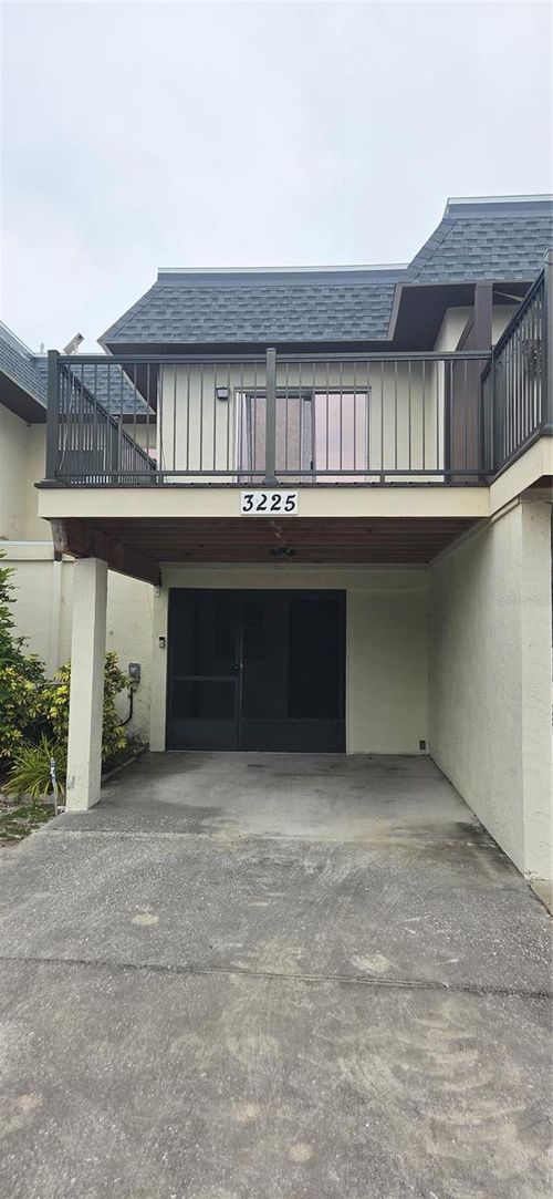 3225 Ramblewood Dr N, SARASOTA, FL, 34237-3813 | Card Image