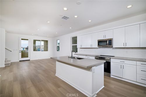 6046 Fairfax Dr, Eastvale, CA, 92880-3731 | Card Image