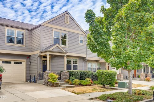2234 Dollarhide Way, Ashland, OR, 97520-3792 | Card Image