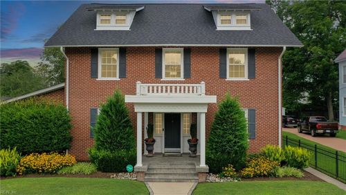 211 S Broad St, Suffolk, VA, 23434-5714 | Card Image