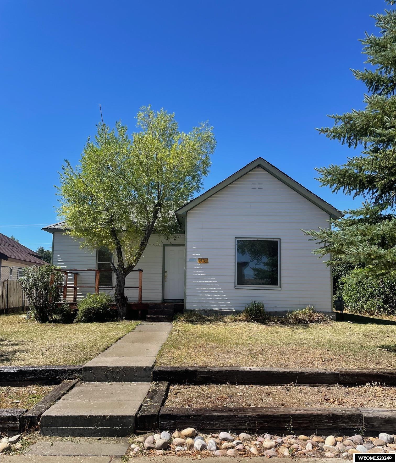 Cedar Ave, Kemmerer, WY 83101
