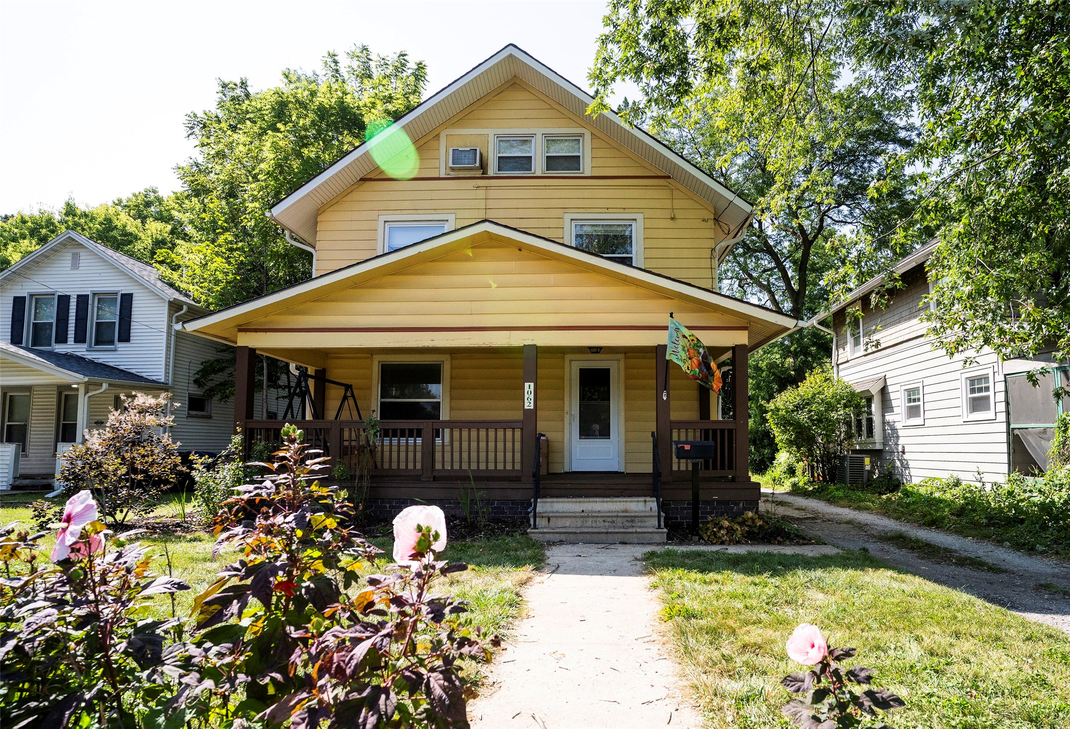 38th St, Des Moines, IA 50311