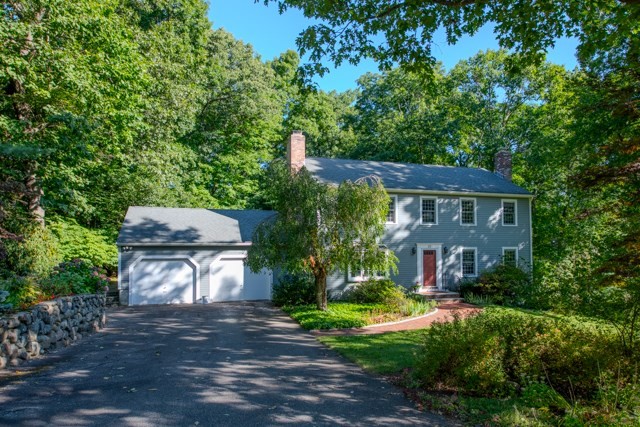 Appledore Ln, North Andover, MA 01845