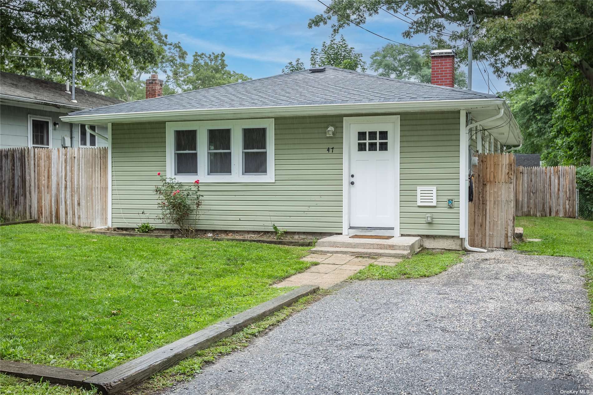 Stuyvesant Ave, Mastic, NY 11950