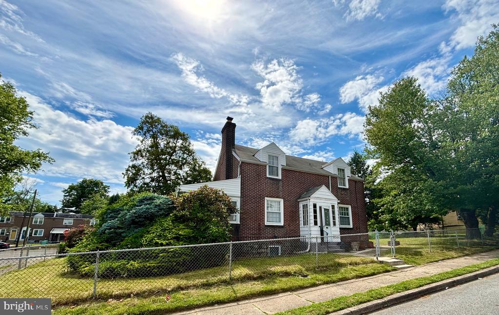 Broadway Ave, Clifton Heights, PA 19018