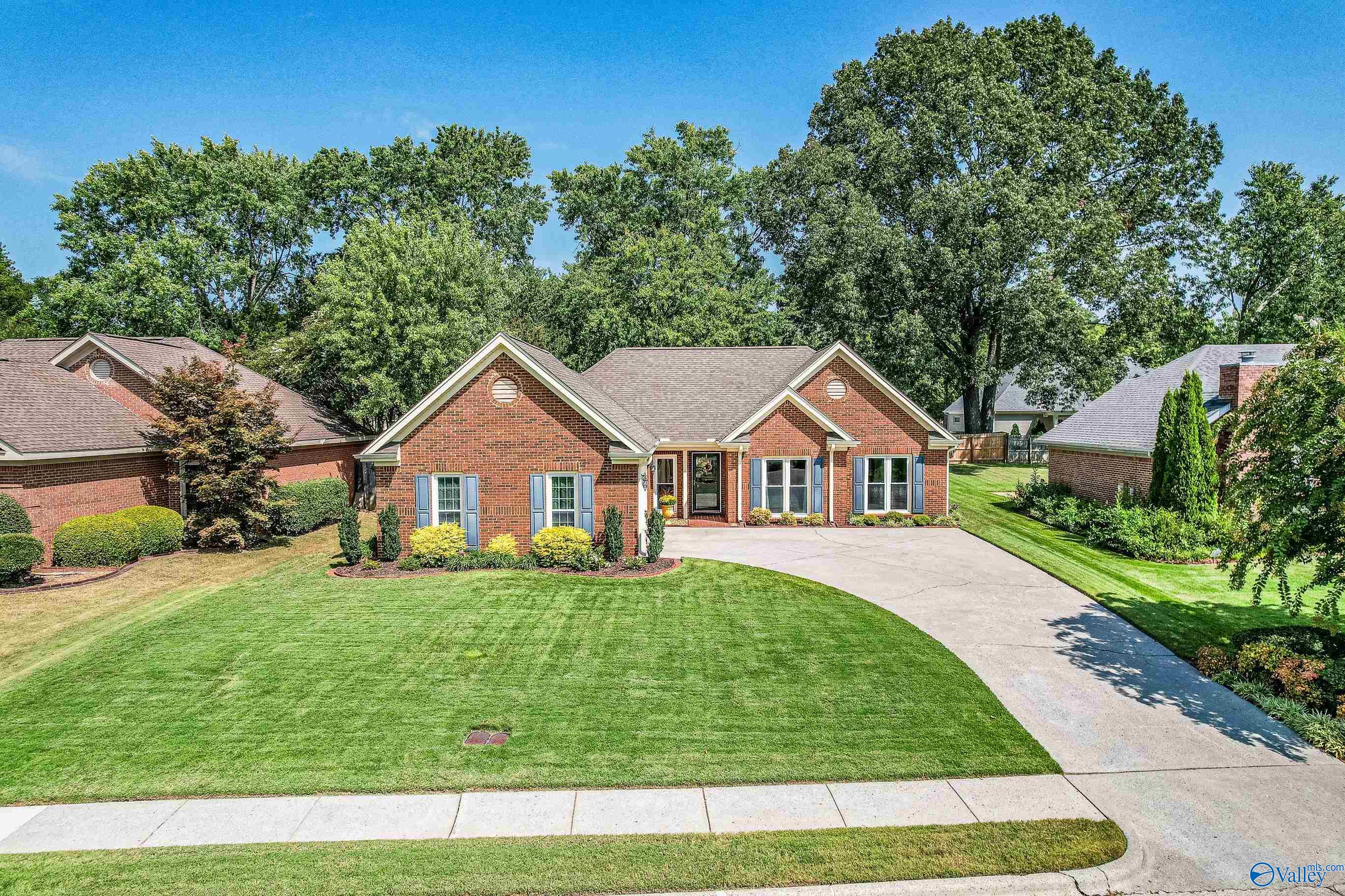 Hamilton Dr, Huntsville, AL 35803