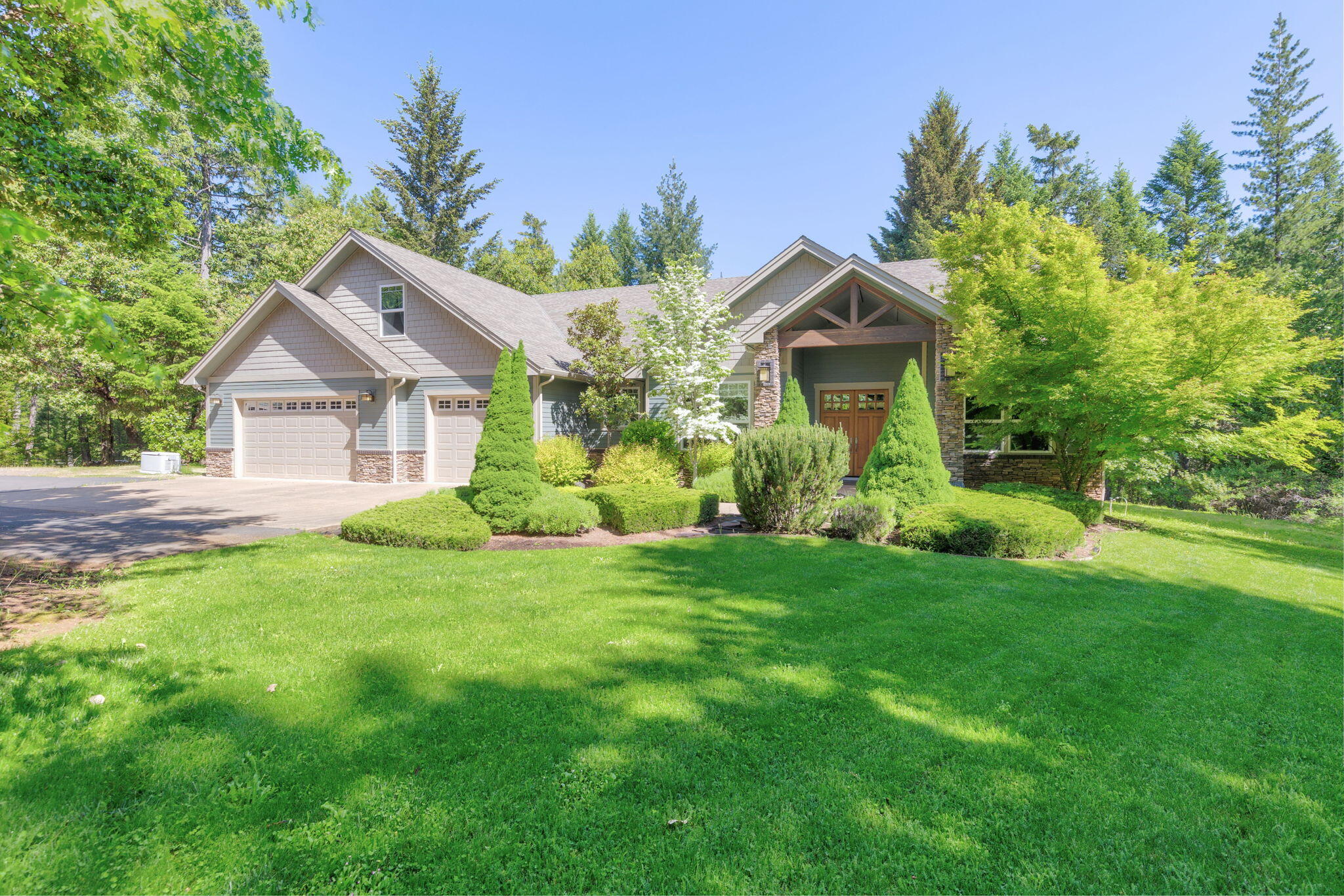 Red Rock Ln, Grants Pass, OR 97527