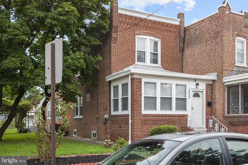 7th St, Chester, PA 19013
