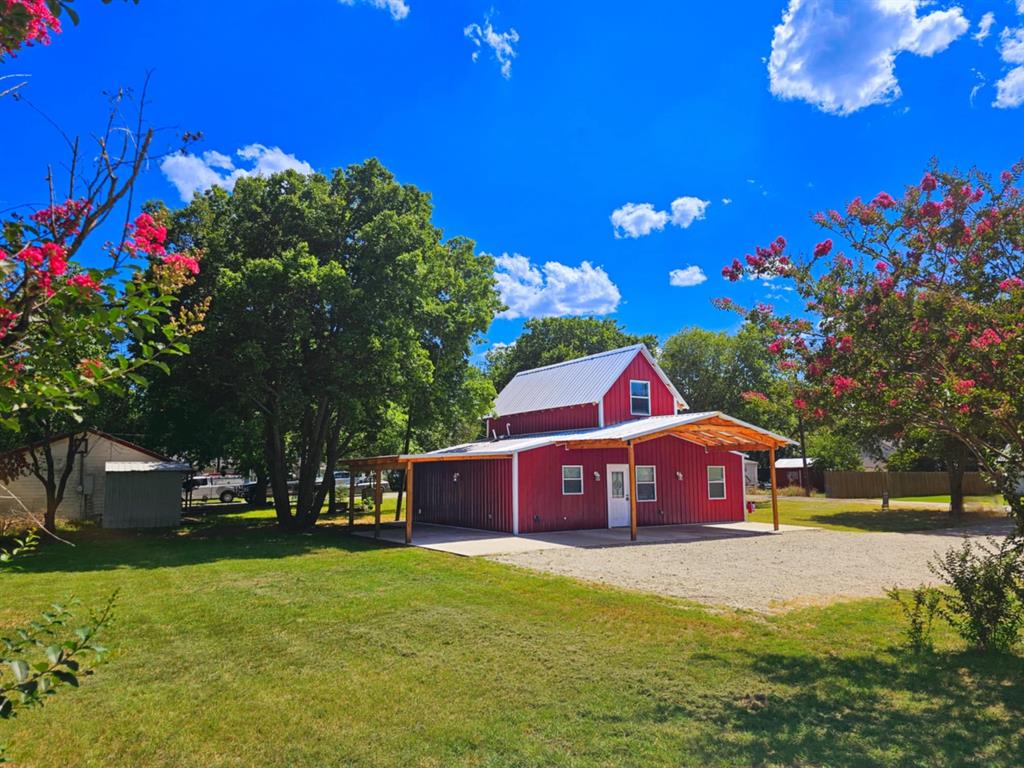 2nd St, Trenton, TX 75490