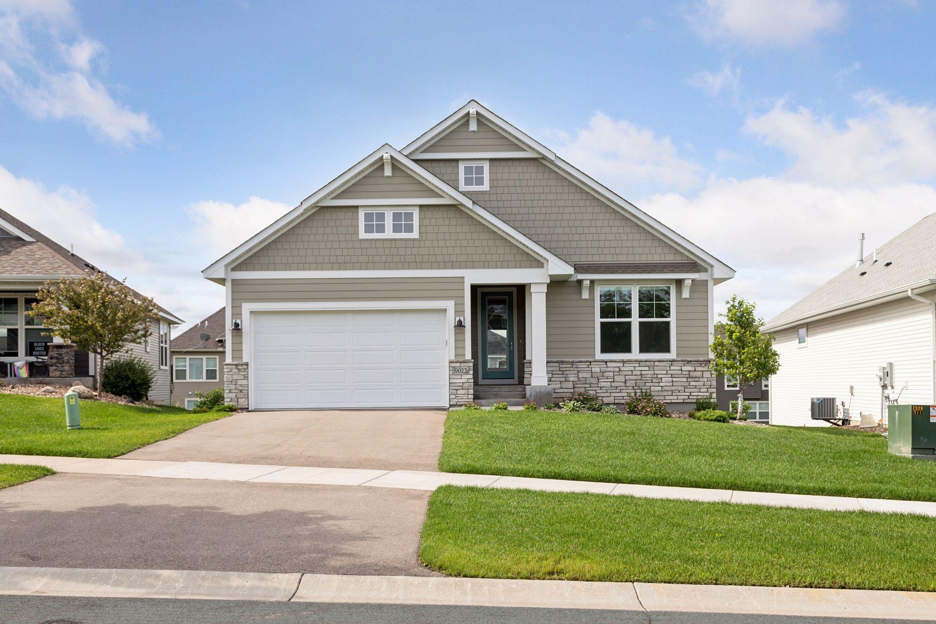7th St, Lake Elmo, MN 55042