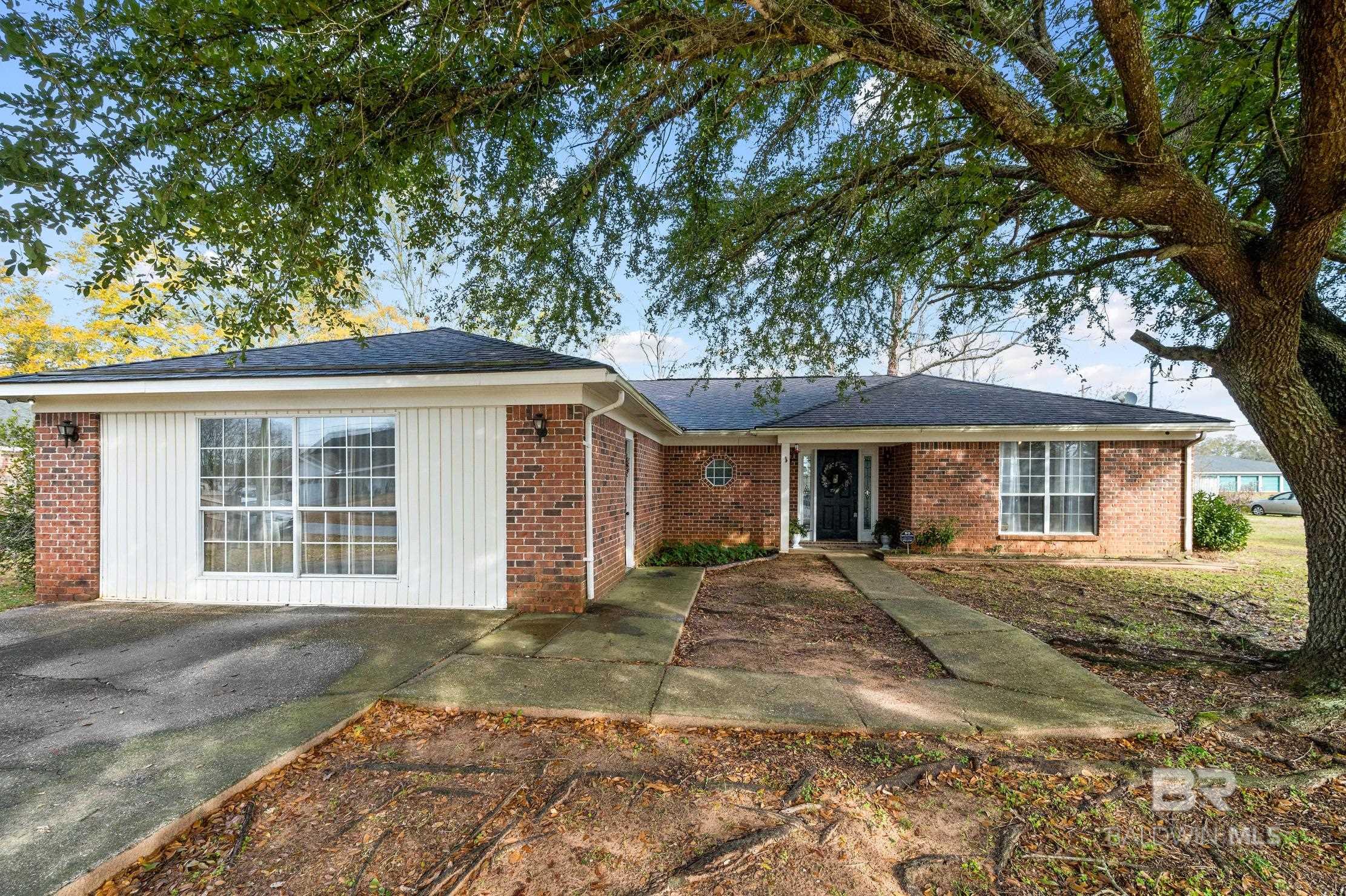 Quartz Ln, Robertsdale, AL 36567