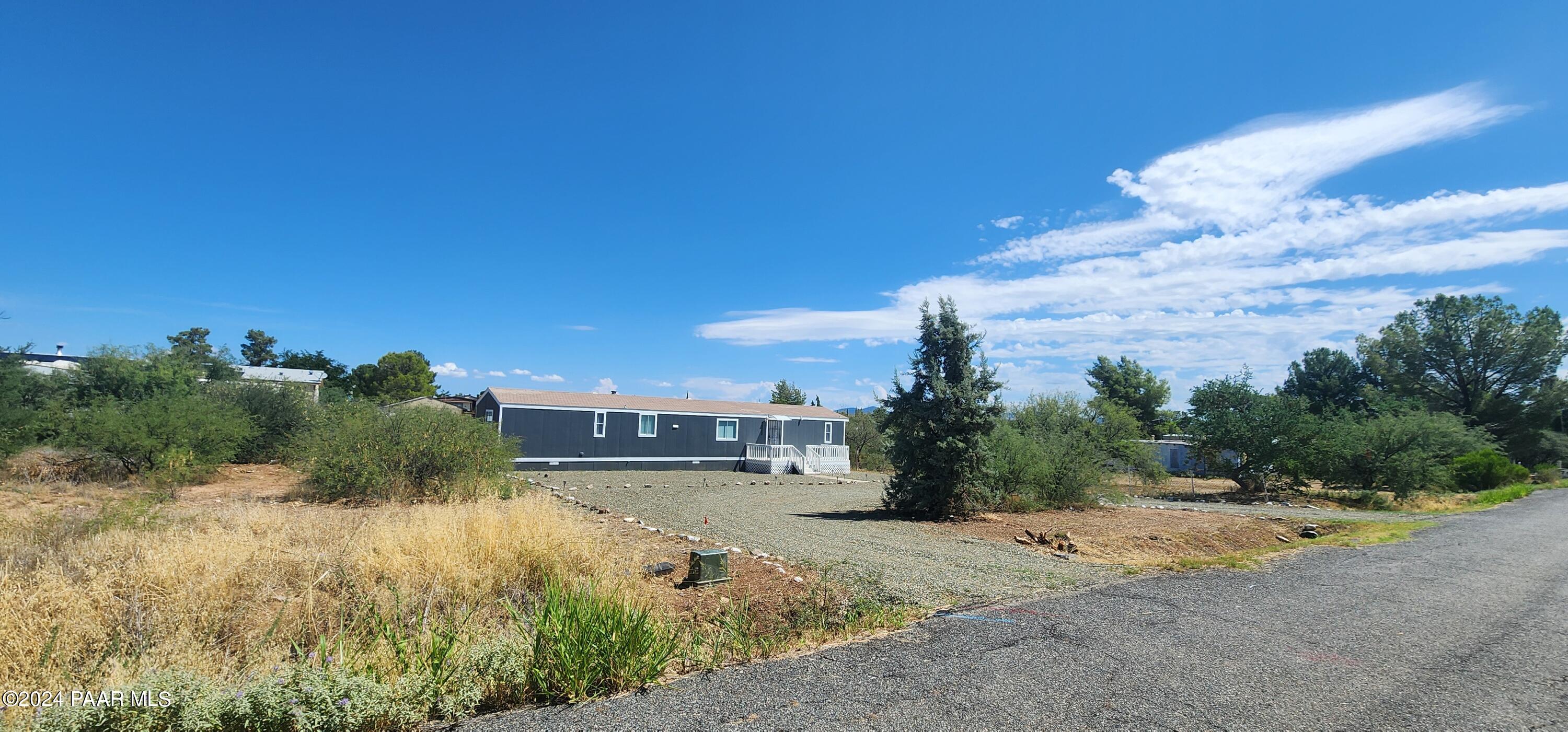 Larry Ln, Mayer, AZ 86333