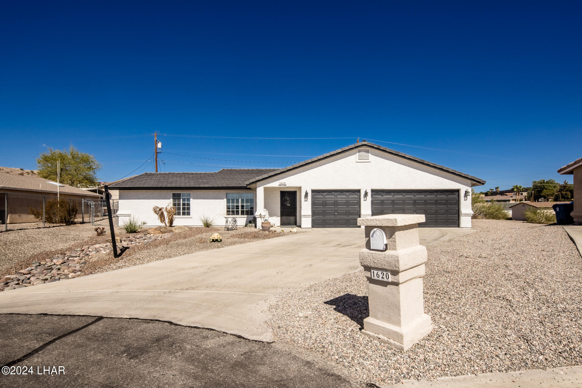 Arizona Ct, Lake Havasu City, AZ 86406