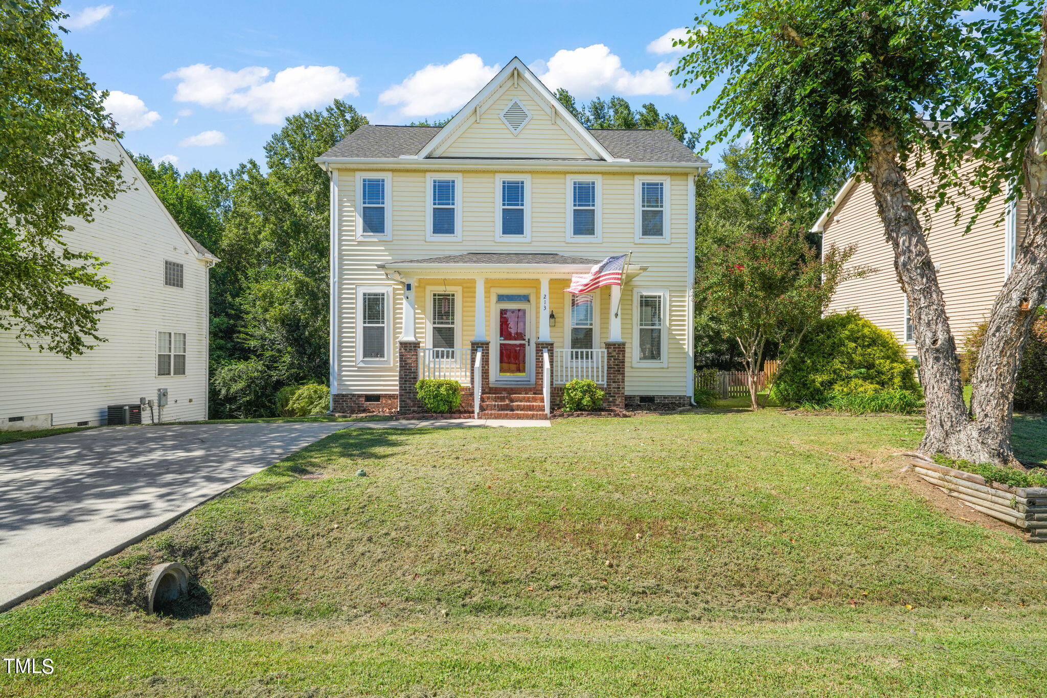 Chamberlain Dr, Clayton, NC 27527