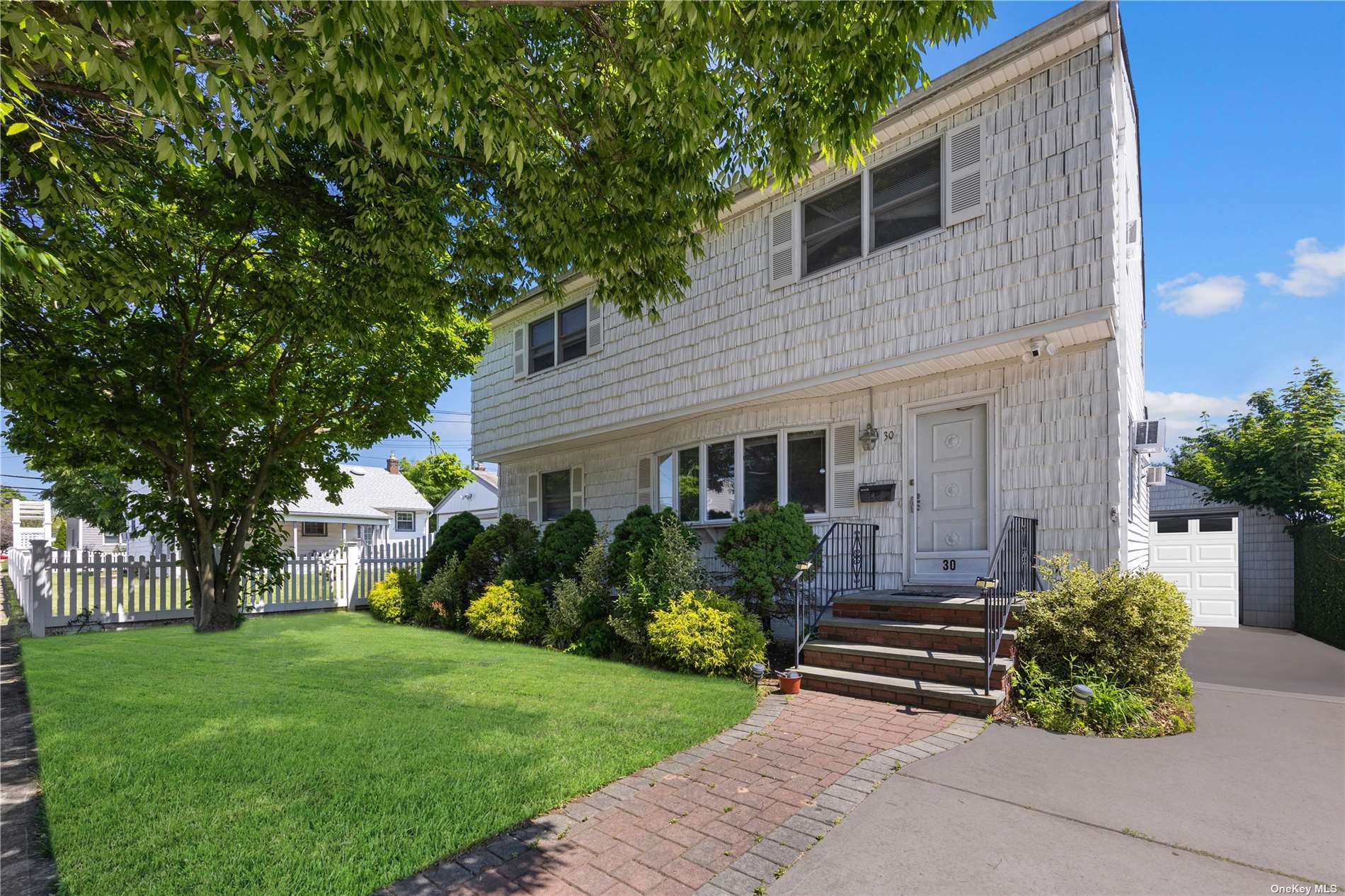 Jersey St, Hicksville, NY 11801