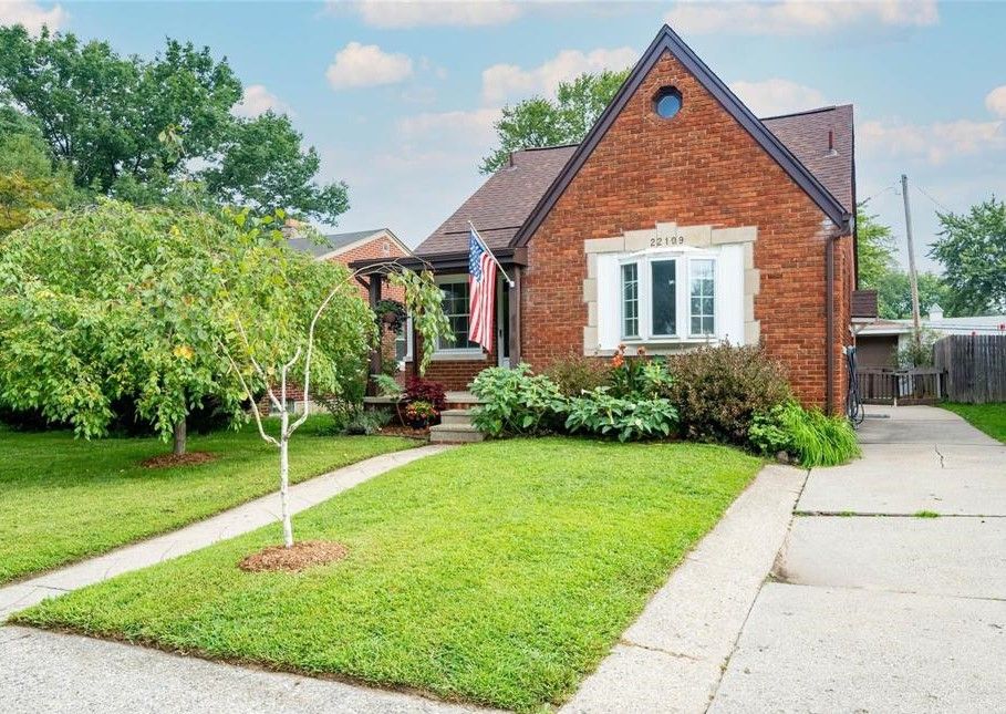 Alger St, Saint Clair Shores, MI 48080