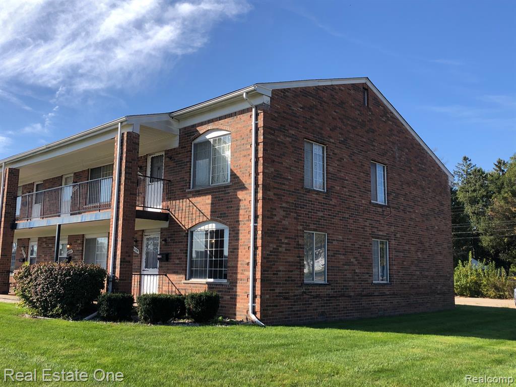 Hayes Ave, Eastpointe, MI 48021