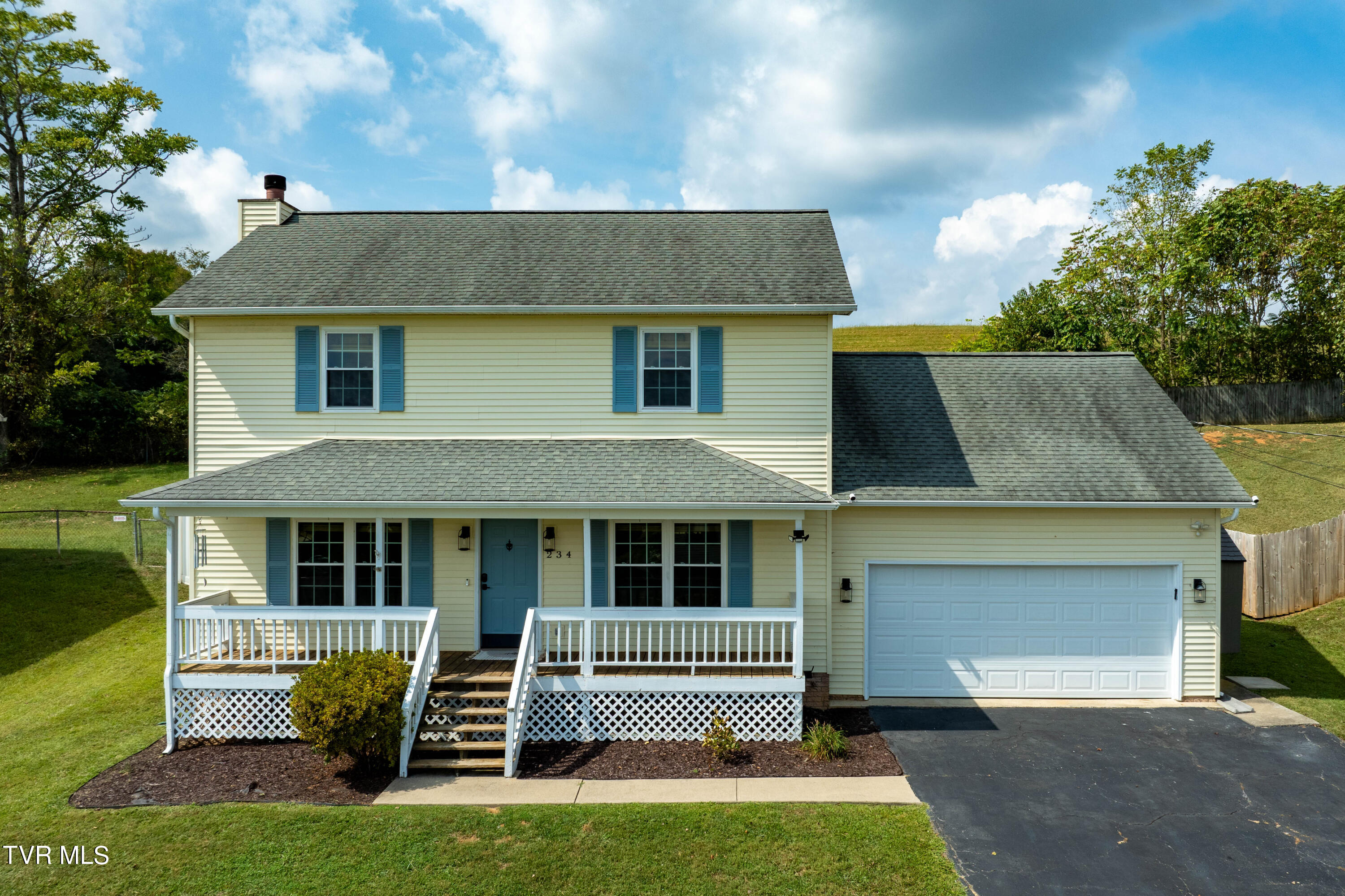 Springview Dr, Johnson City, TN 37615