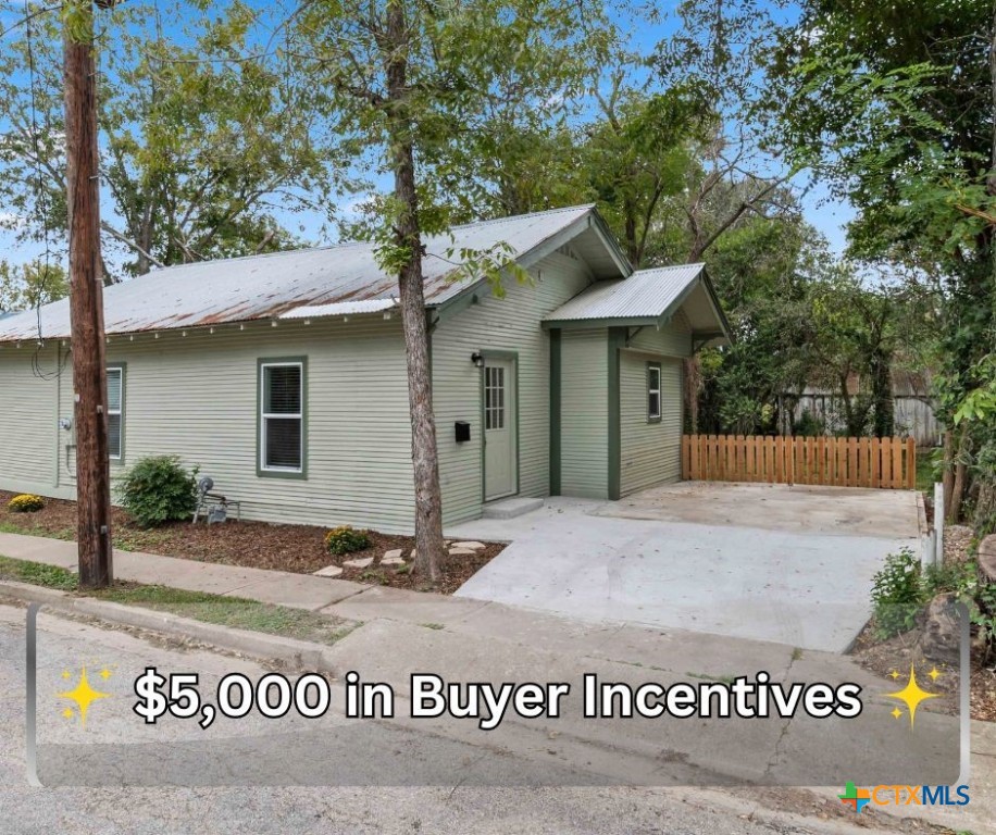 Botts St, Gonzales, TX 78629