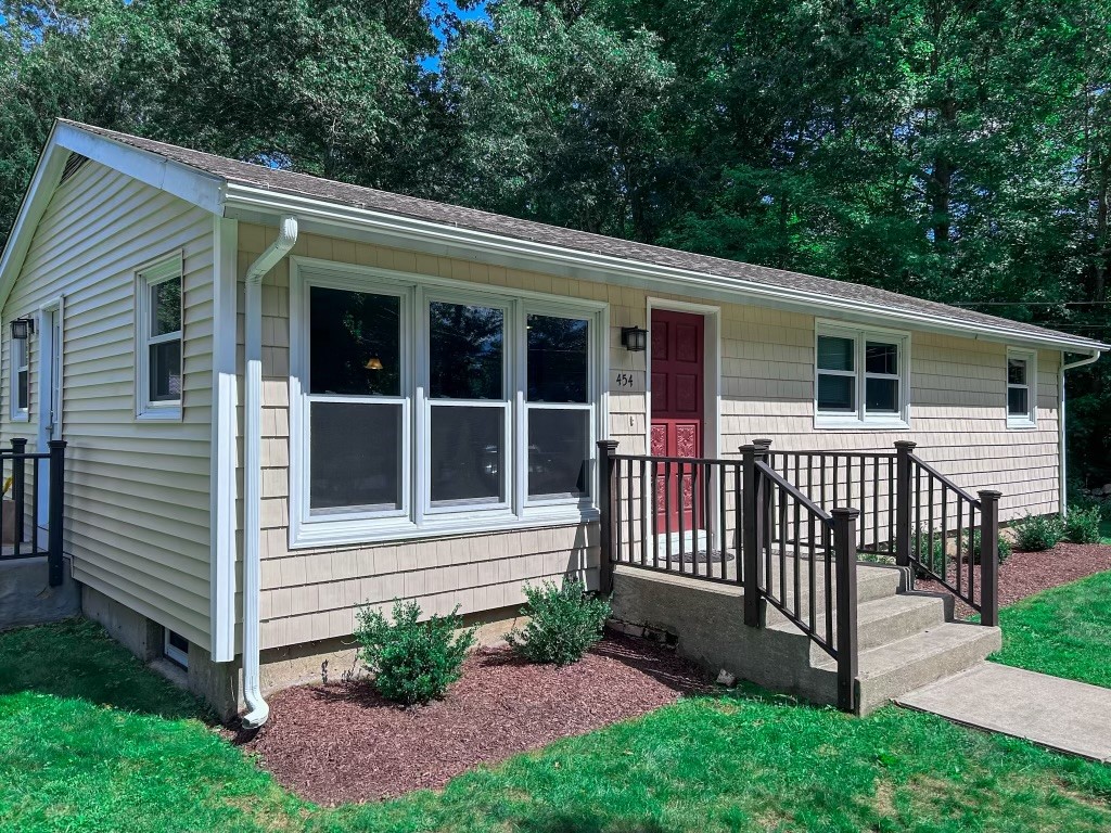 Read School House Rd, Coventry, RI 02816
