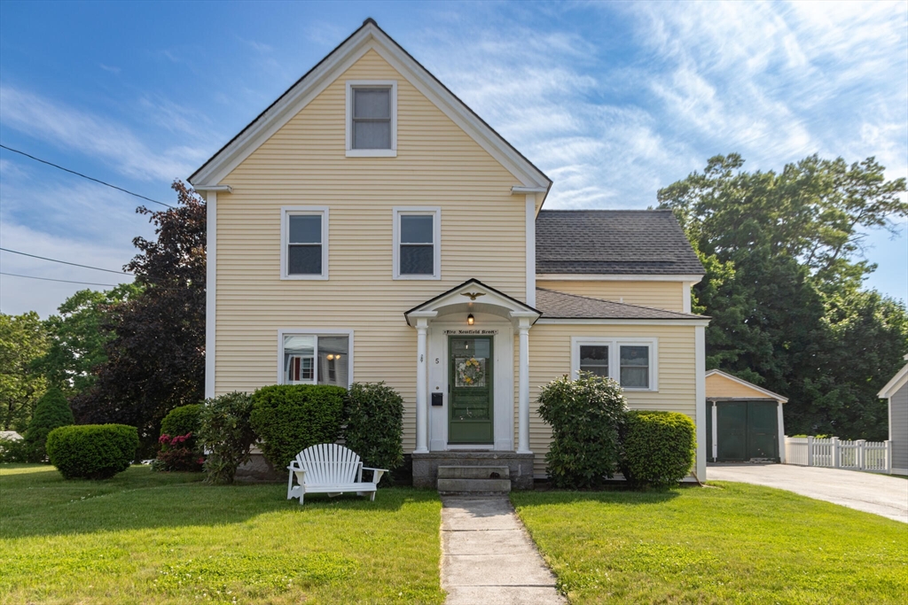 Newfield St, North Chelmsford, MA 01863