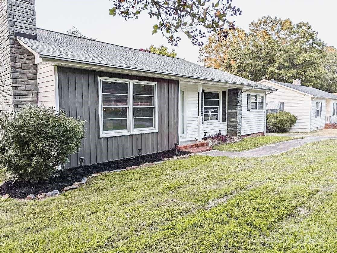 Avondale Ave, Albemarle, NC 28001