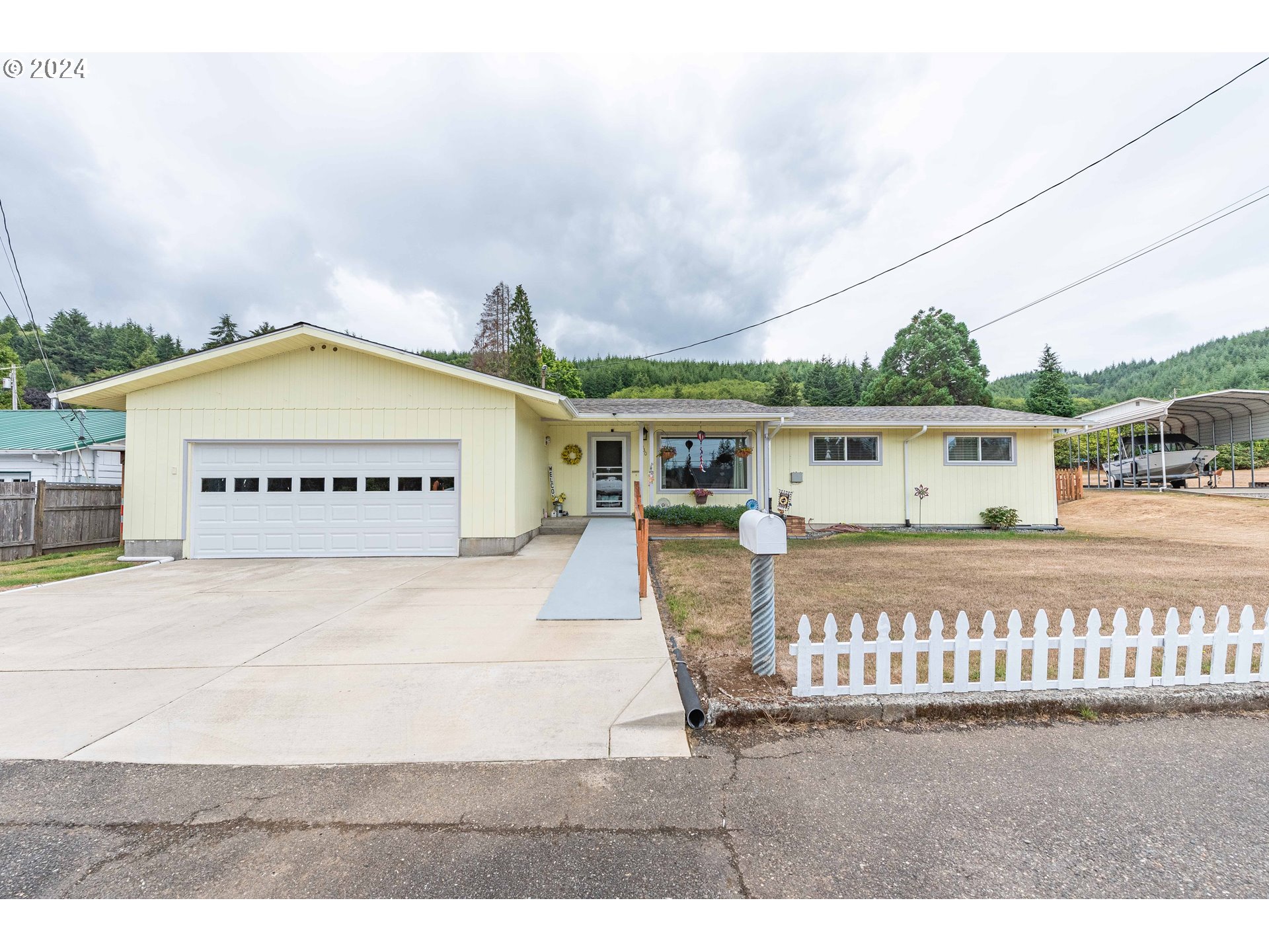 Morris Pl, Reedsport, OR 97467