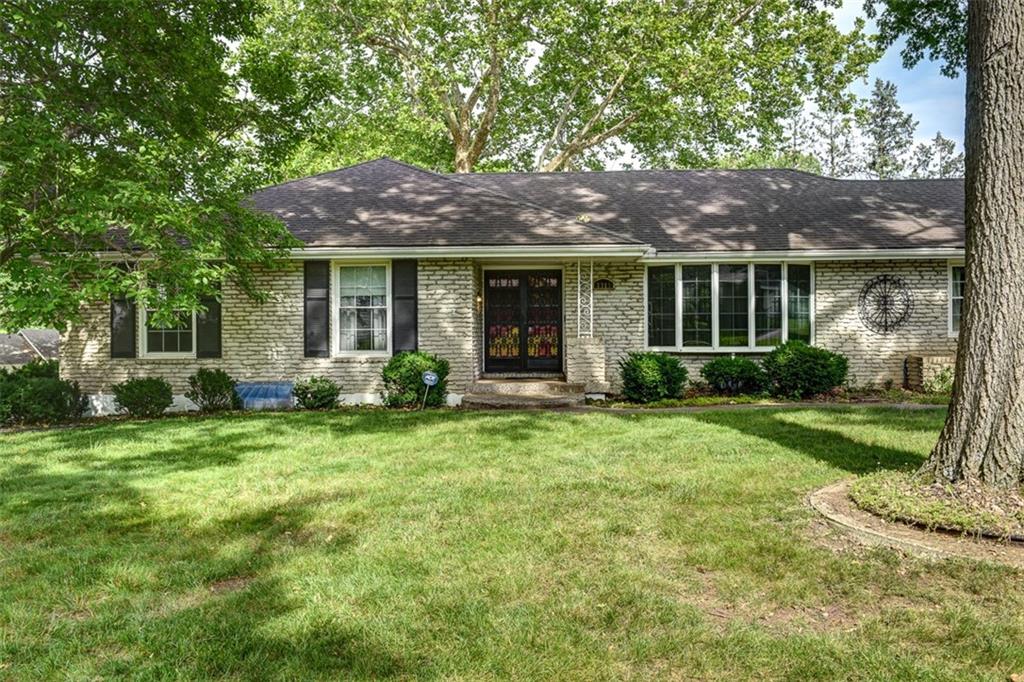 Norton Ave, Independence, MO 64052