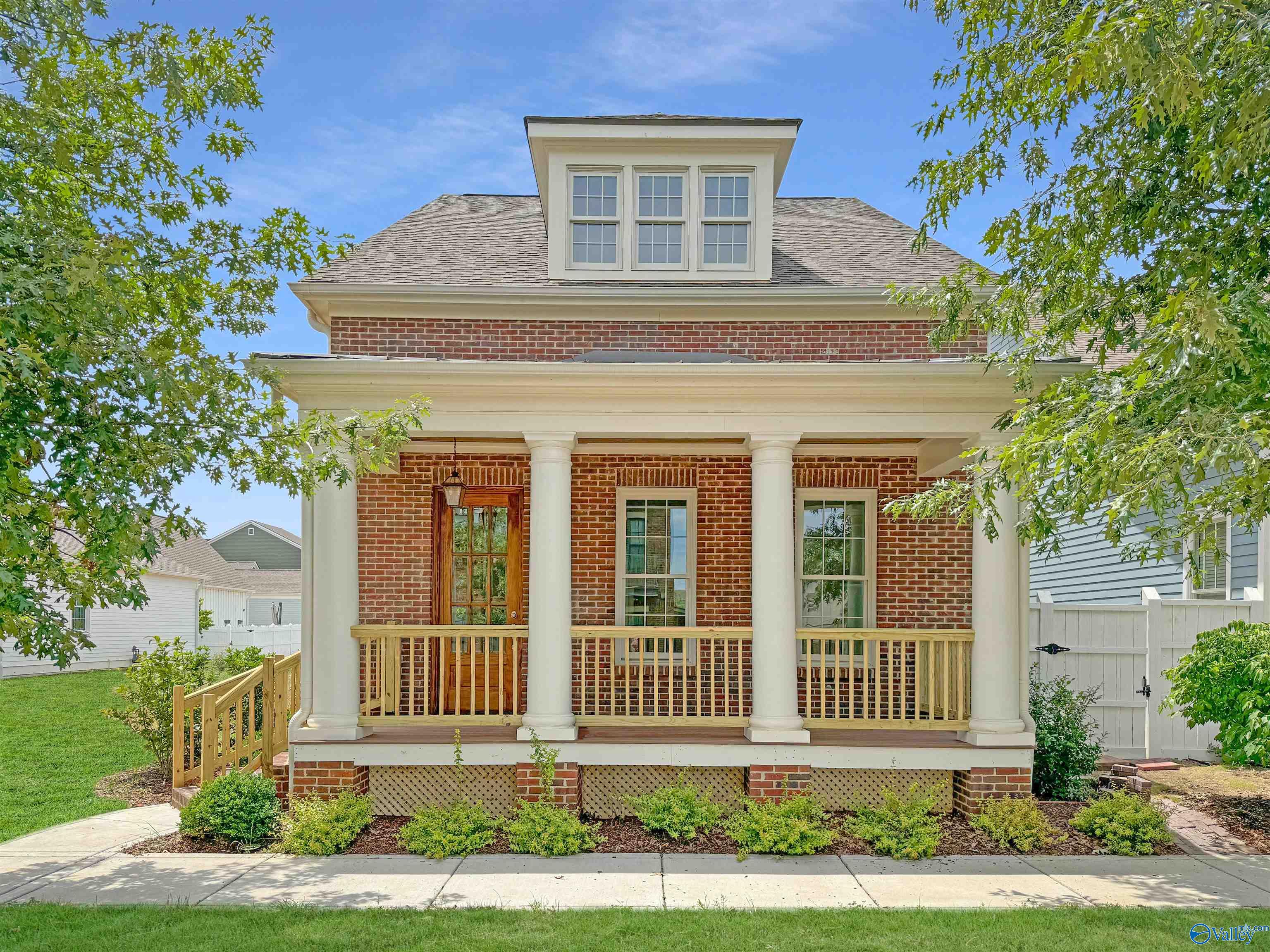 Mission St, Madison, AL 35756