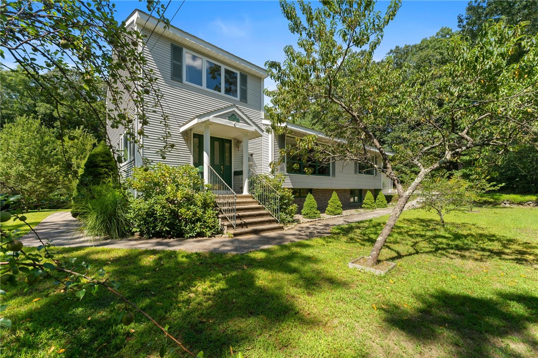 Follett St, North Smithfield, RI 02896