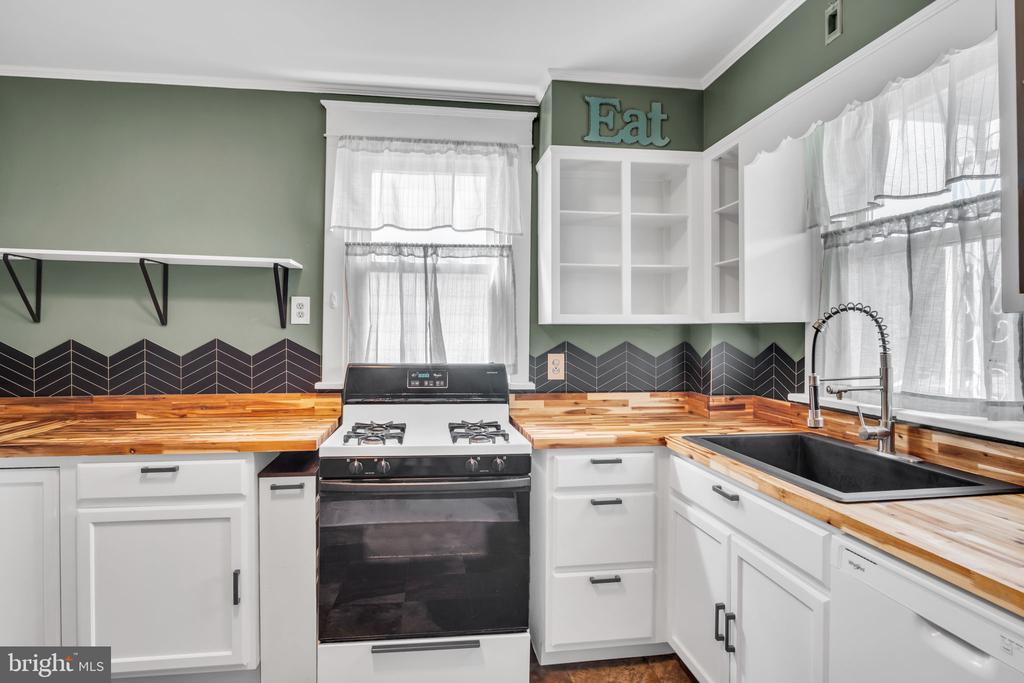 Spruce St, Steelton, PA 17113