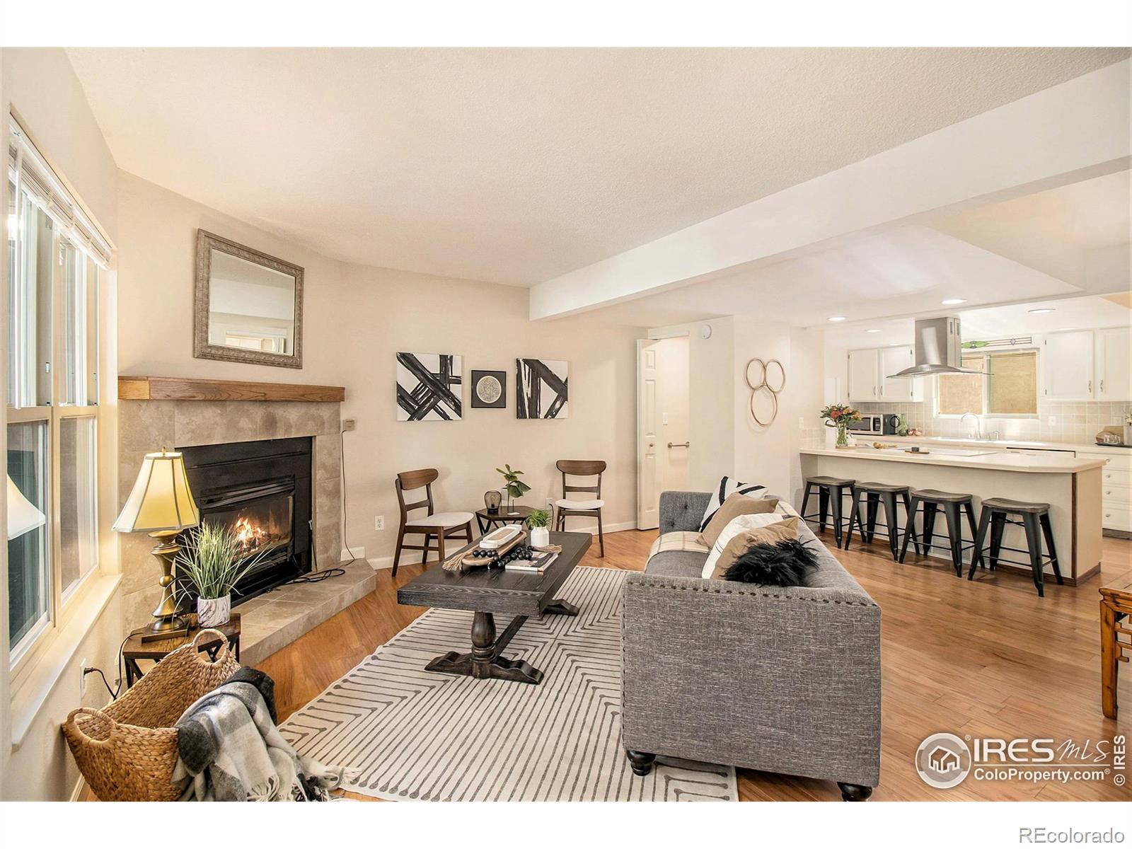 Choir Ln, Westbury, NY 11590