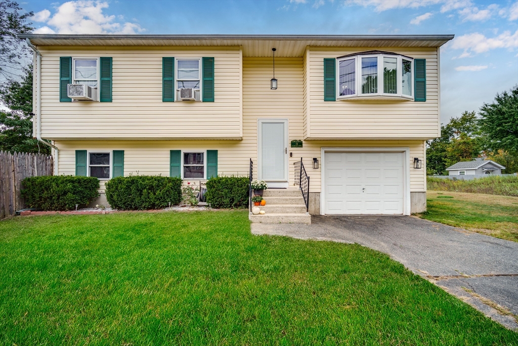 Wilmington St, Springfield, MA 01119