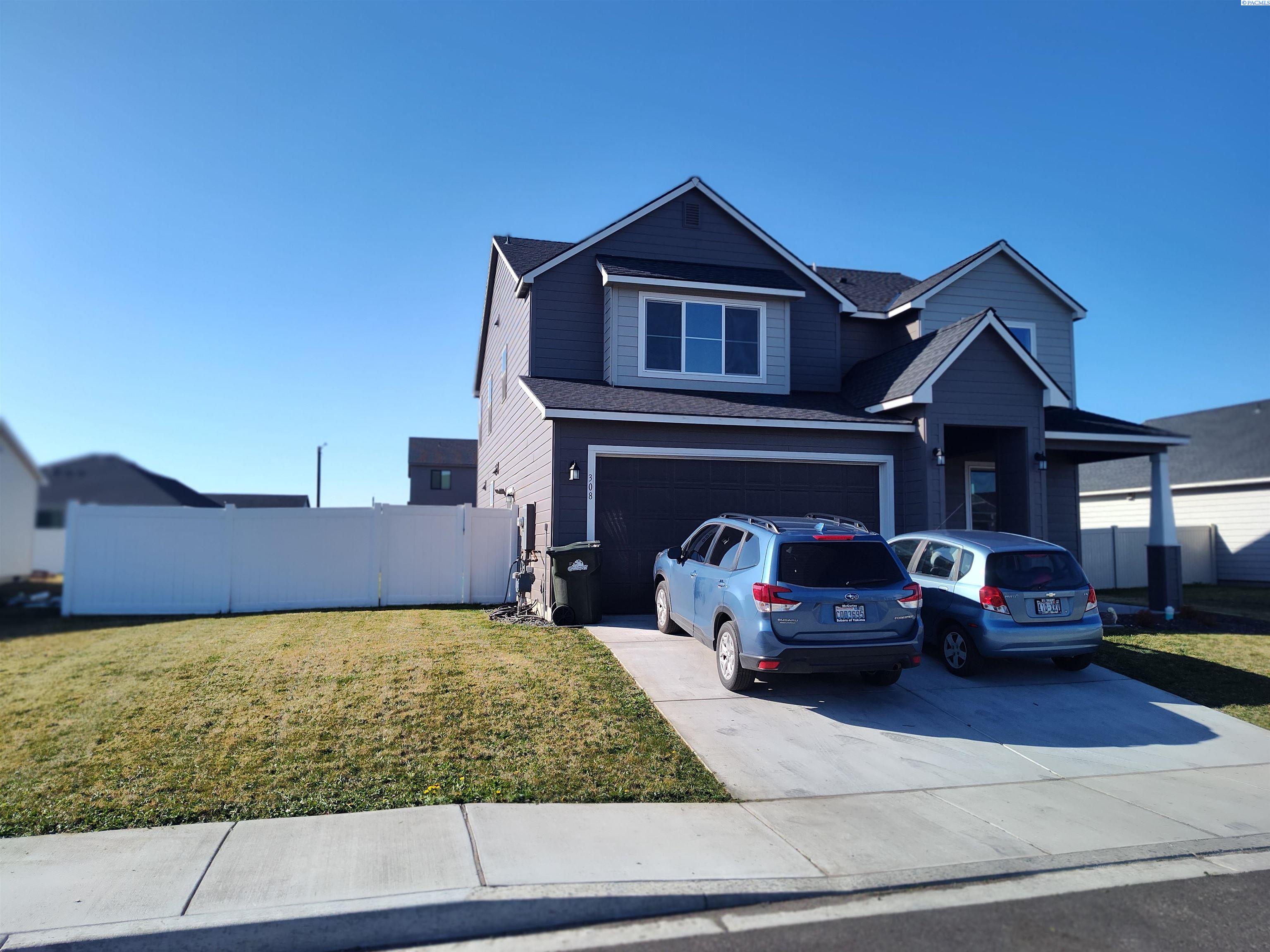 Emerald Ave, Grandview, WA 98930