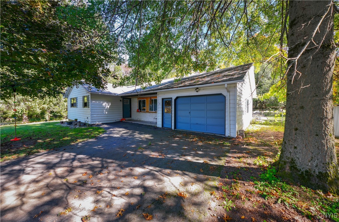 Salisbury Dr, New Hartford, NY 13413