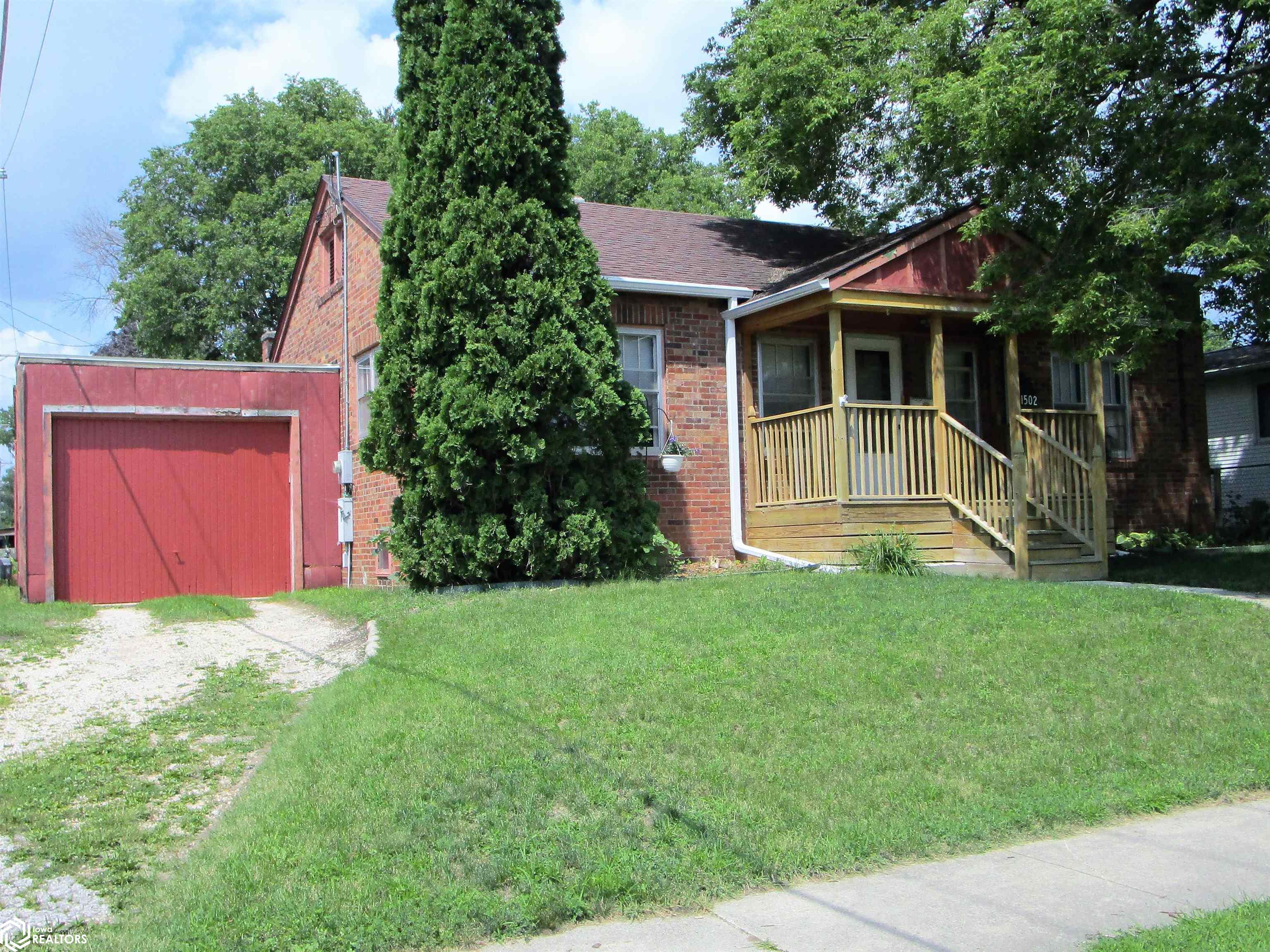 Washington Ave, Iowa Falls, IA 50126