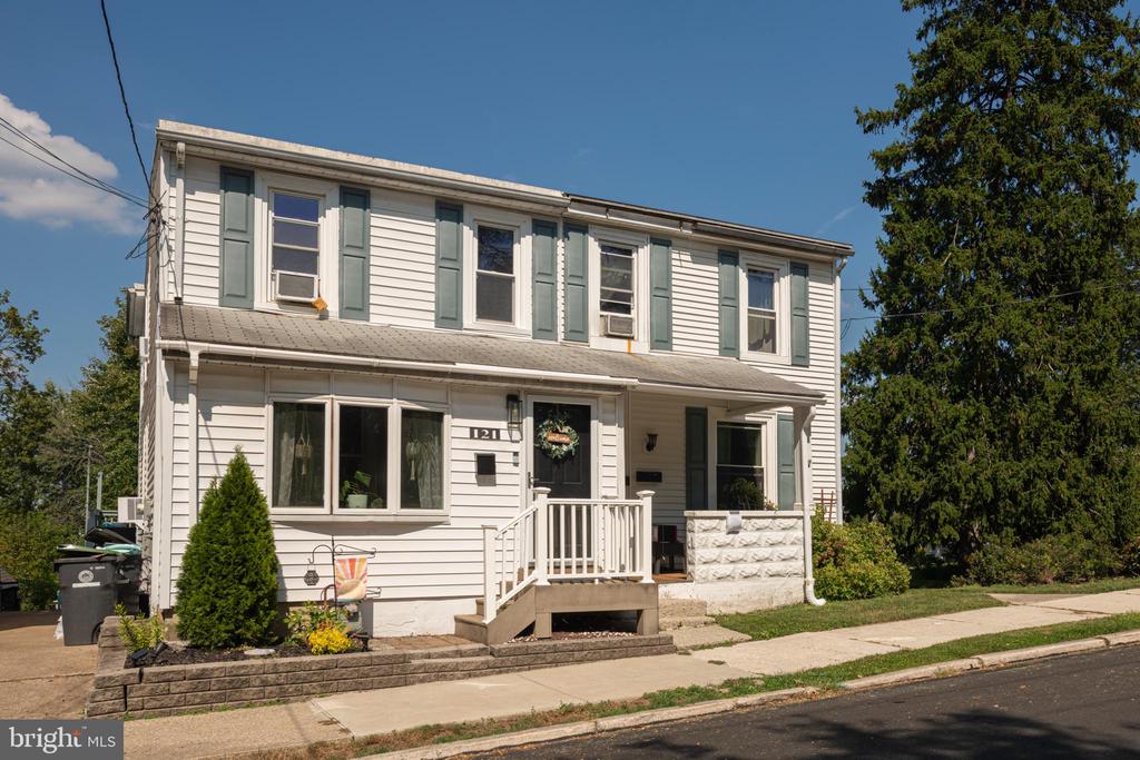 Columbia Ave, Phoenixville, PA 19460