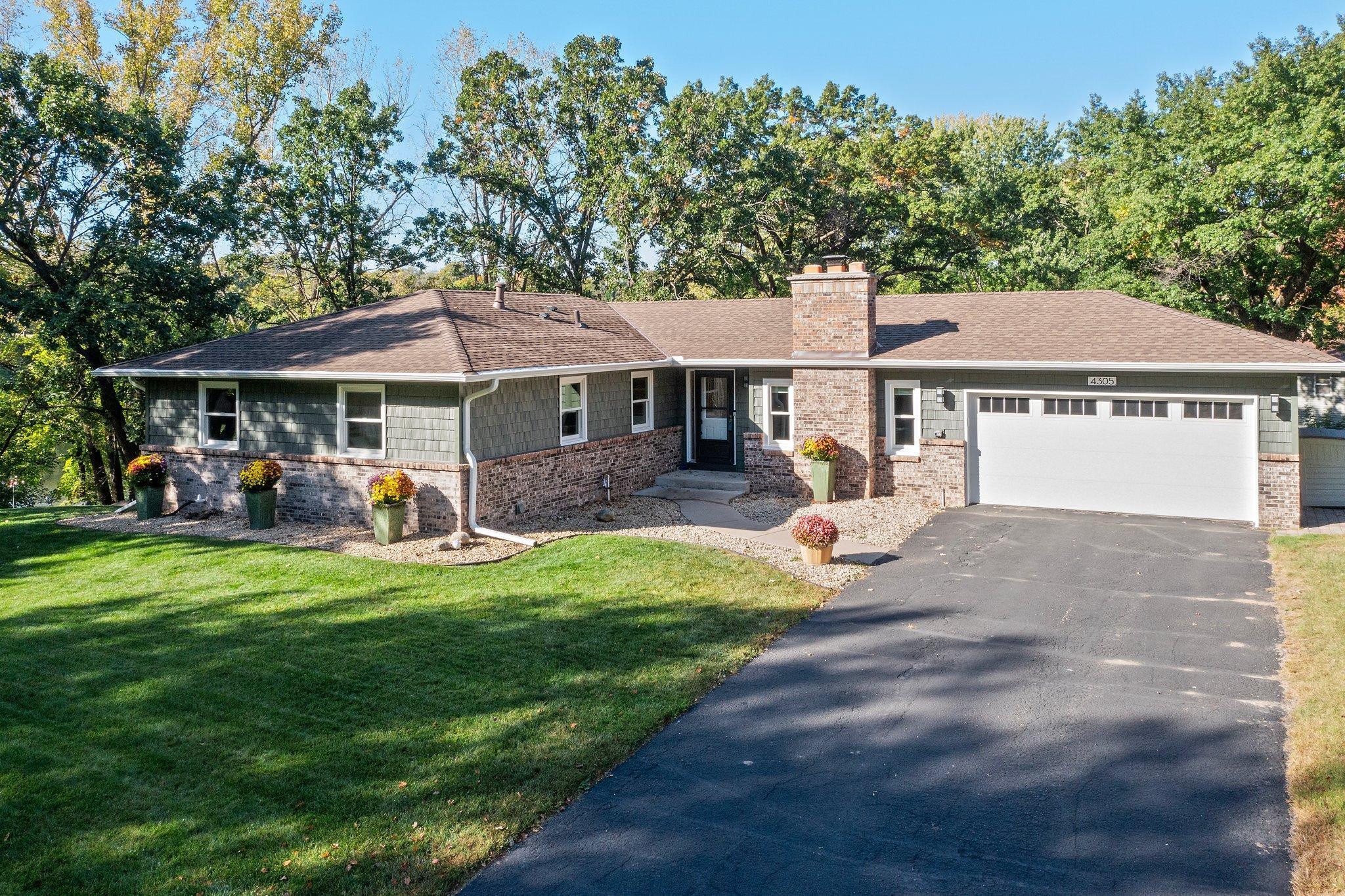 Dunrovin Ln, Saint Paul, MN 55123