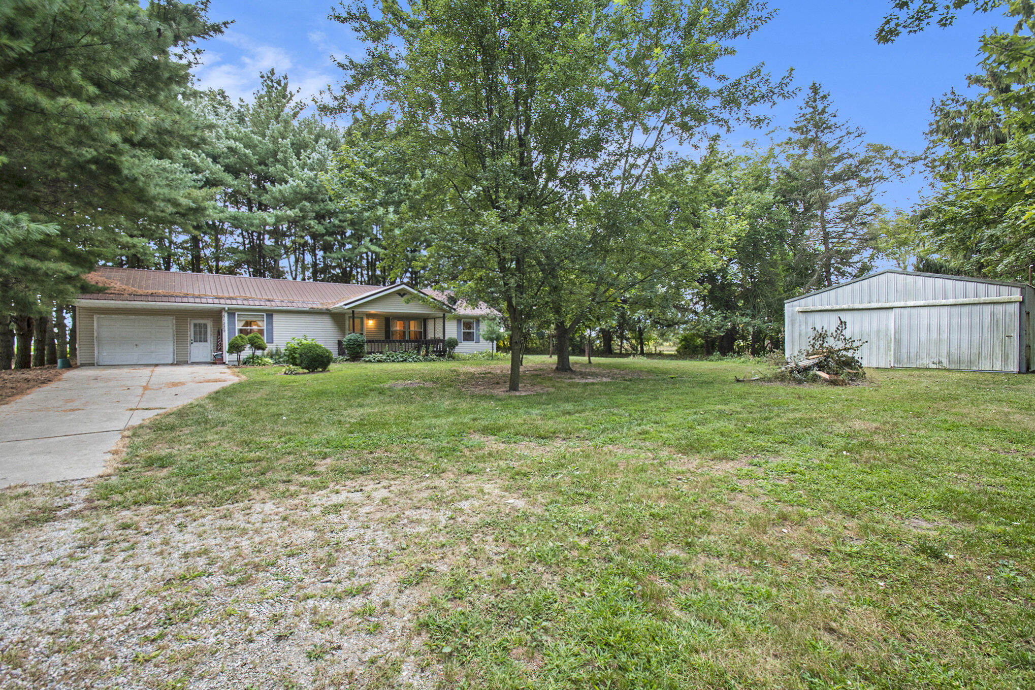 Townhall Rd, Dowagiac, MI 49047