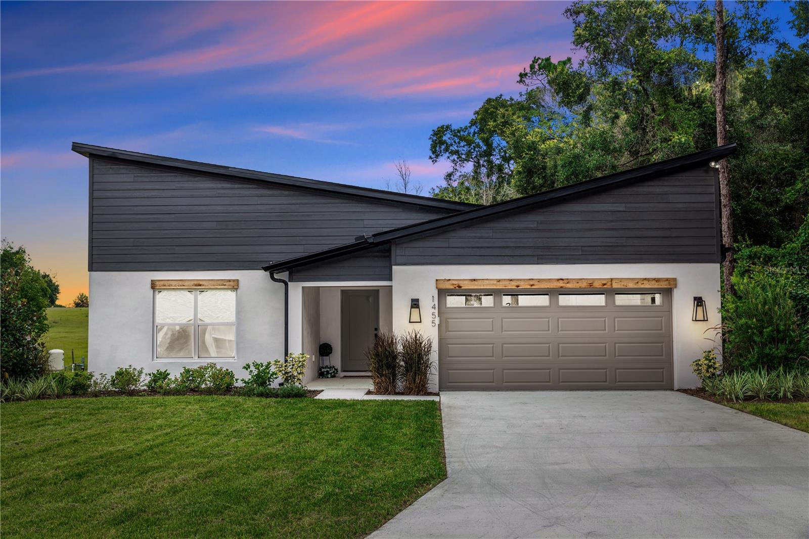 20th St, Orange City, FL 32763