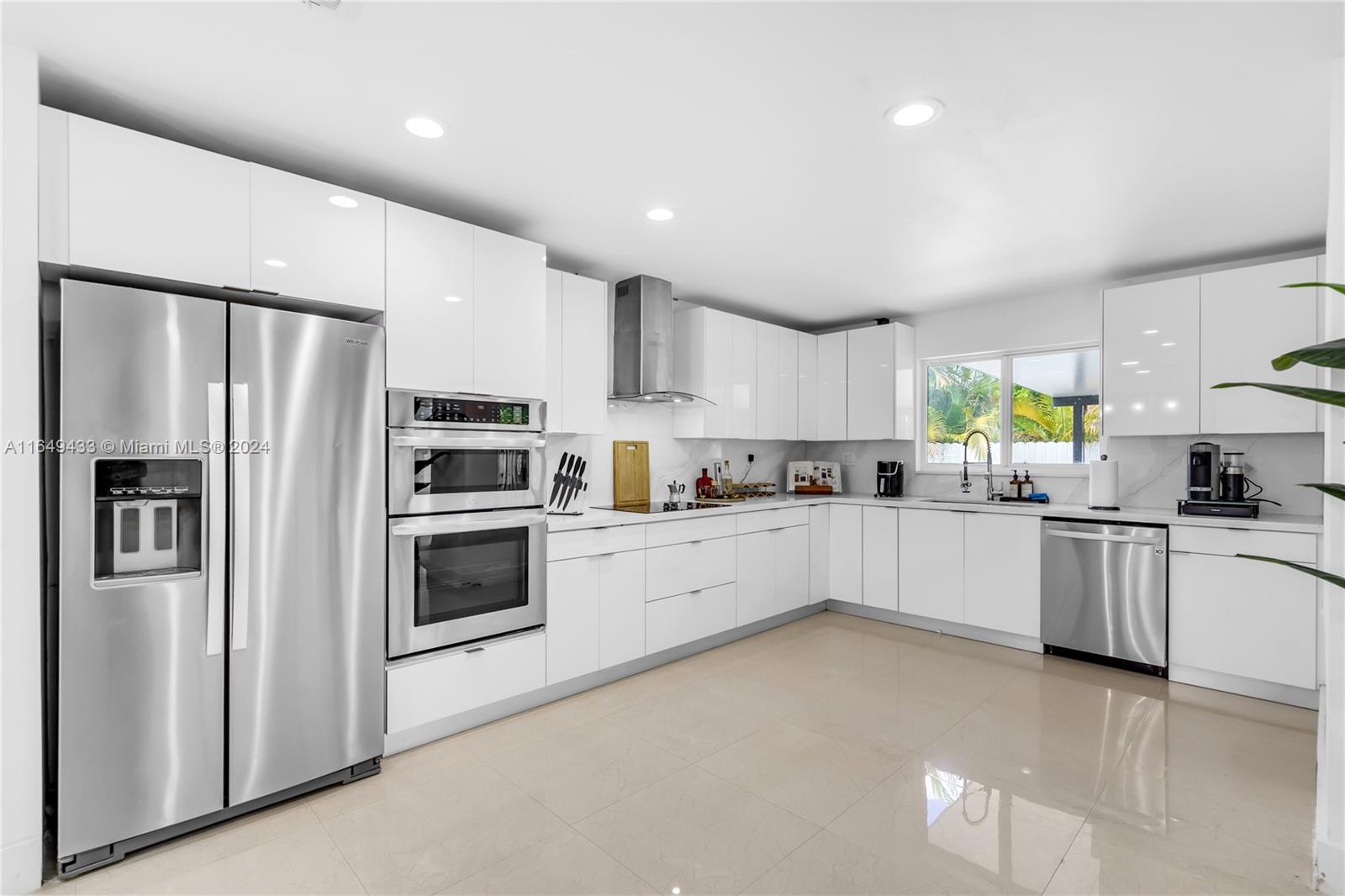 83rd Ave, Hialeah, FL 33015