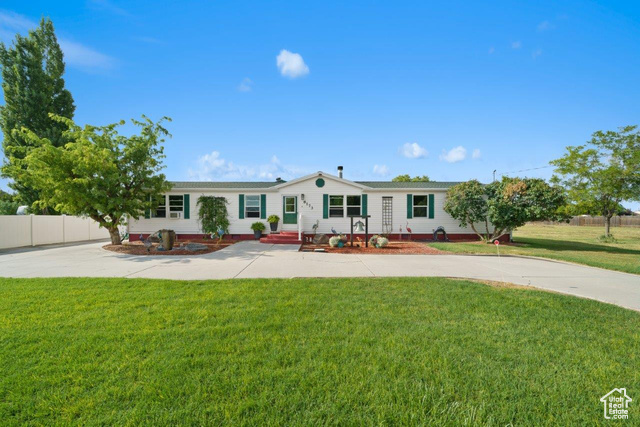 5800 , Hooper, UT 84315